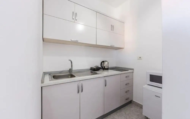 Amazing Studio With Free Parking Golem