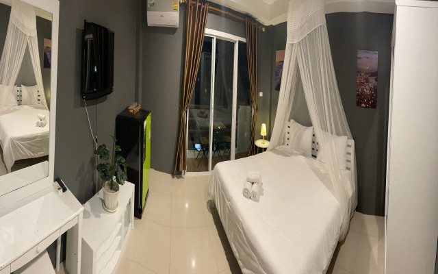 Be Rich Hotel