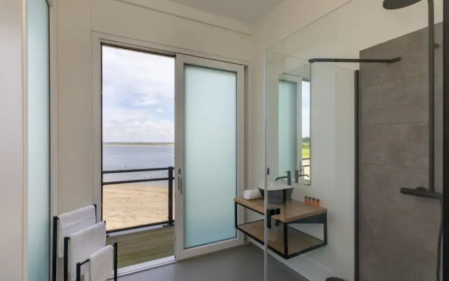 Seaside Escape, Sint-annaland