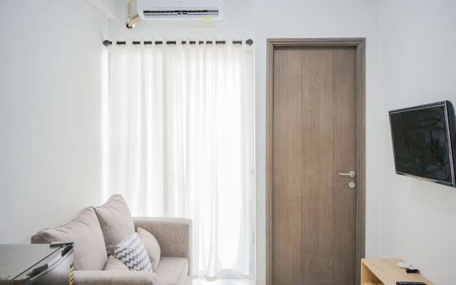 Comfortable And Furnished 2Br Apartment At Emerald Bintaro