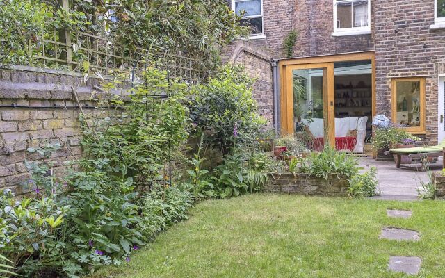 Quiet Home near Hampstead Heath