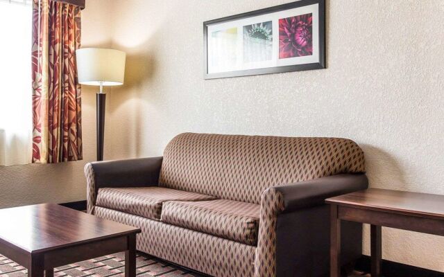 Quality Suites Hickory South