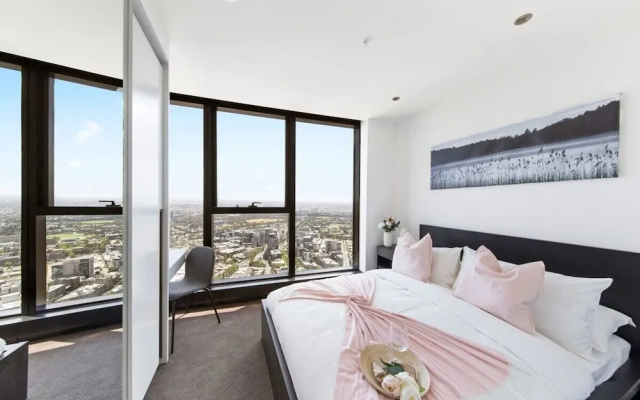 Lovely 3BR Apt With Panoramic Views, Free Parking – Guest Rooms – Melbourne