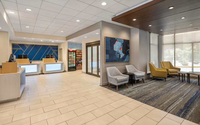 Holiday Inn Express Toronto - Downtown by IHG - Image 2