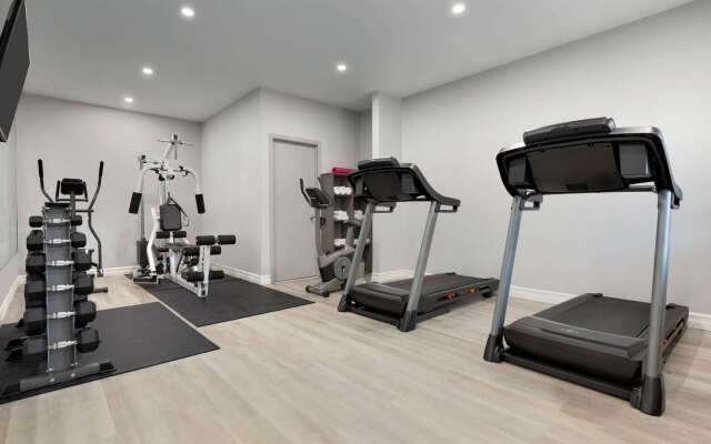 Super 8 by Wyndham Windsor/Dougall