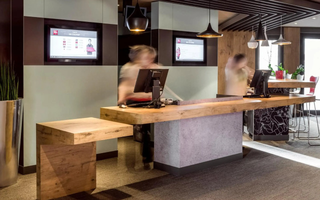 ibis Paris Défense Courbevoie