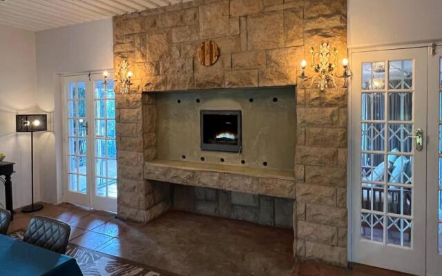 Elm Tree House - Dullstroom - holiday home