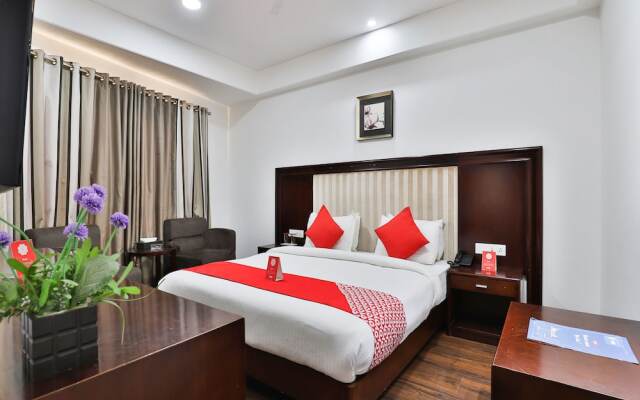 OYO 4938 Hotel Dev Aadi