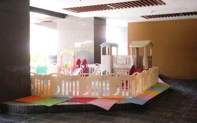 Simple And Clean 2Br At Grand Sungkono Lagoon Apartment