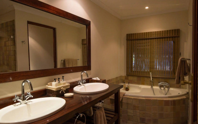 Inyati Game Lodge