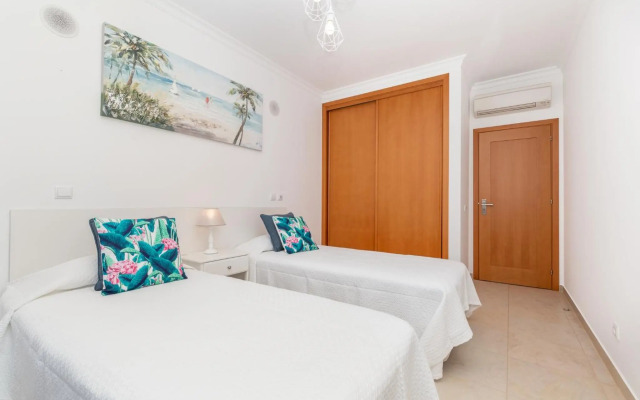 Santa Maria Apartment at Porto de Mos beach