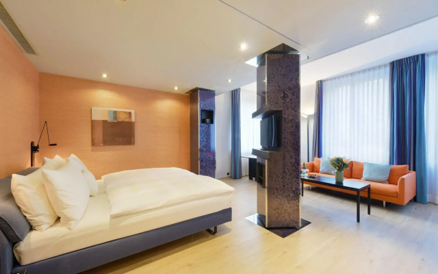 Glärnischhof by Trinity