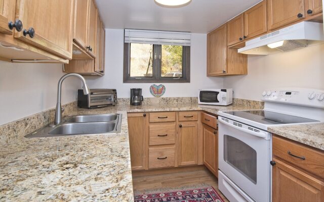 West Vail Riverfront Lodging, Colorado