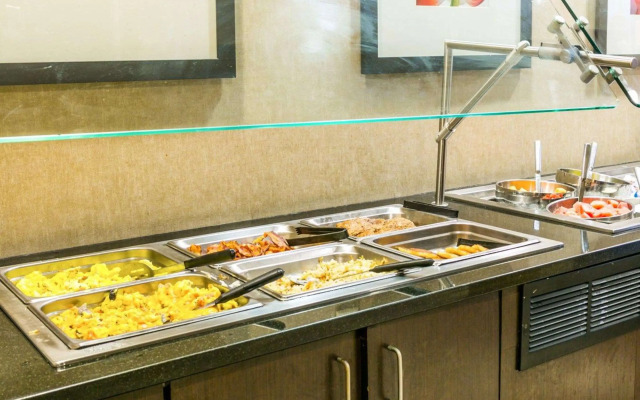 Cambria Hotel Denver International Airport