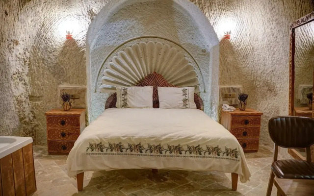 Nar-I Ask Cave Hotel