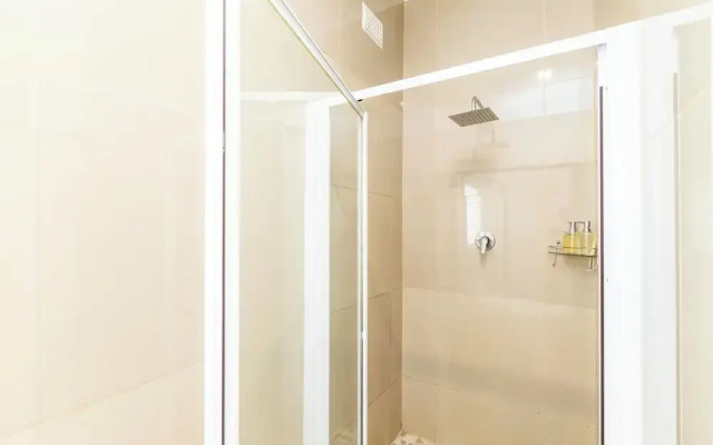 Modern Executive Unit