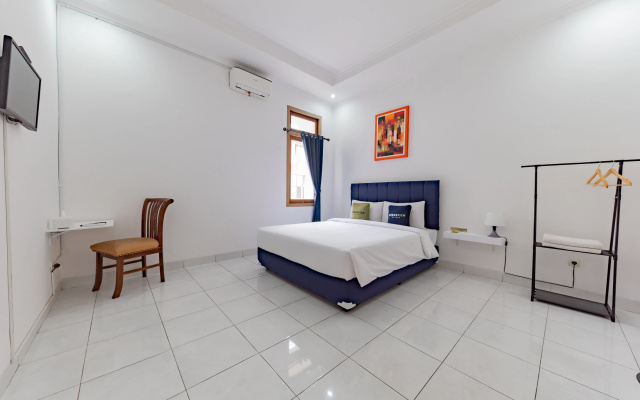RedDoorz Plus Near Universitas Maranatha Bandung 2