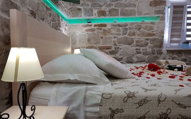 Villa Nautica Stone House