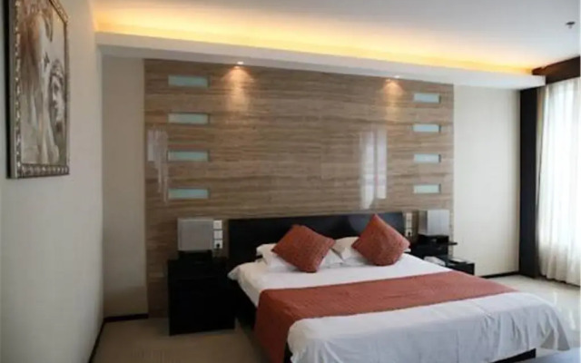 Hundred Centuries Hotel