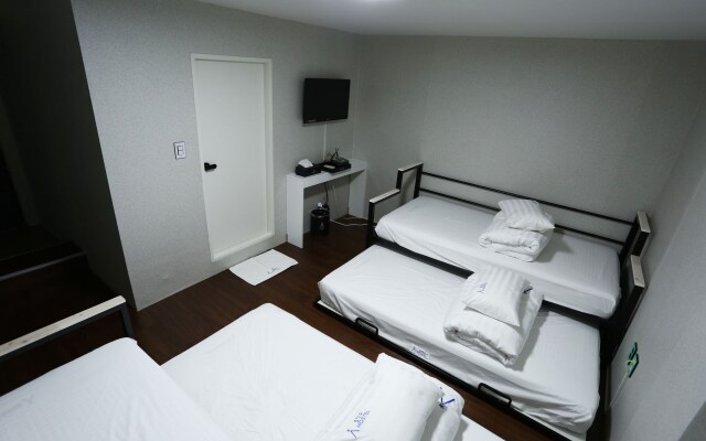 Star Hostel Myeongdong Family