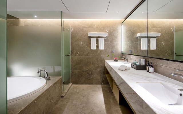 Bright QiandaoLake Resort