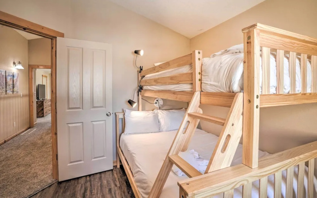 Family-friendly Oregon Vacation Home w/ Yard
