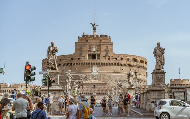 Castel Sant Angelo Luxury Rooms & Tour