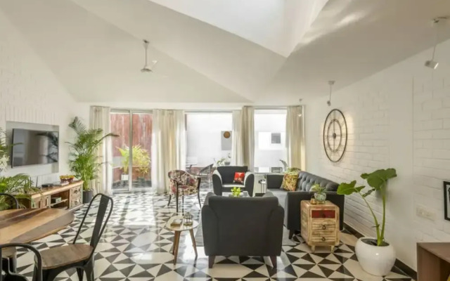 El Arbol by Hireavilla-2br w Rooftop Pool in Nerul