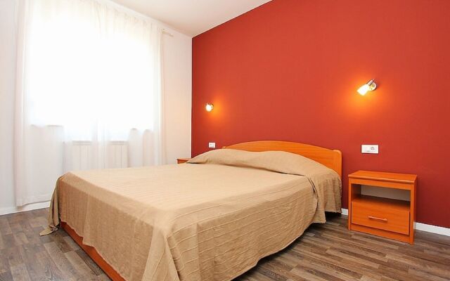 Apartment in Pula With Garden