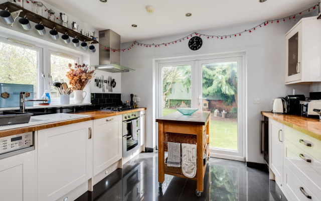 Headington Orchard - 3 Bedroom House Parking Garden