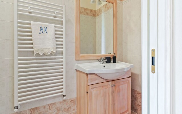 Exotic Villa in Sinalunga With Swimming Pool