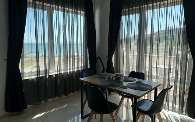 25m FROM THE BEACH!! Luxury Sea Paradise Apartment