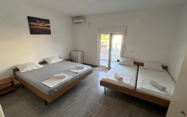 Curani Apartments