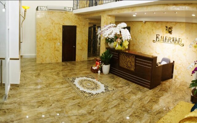 Collection O Emerald Luxury Apartment - Near SECC