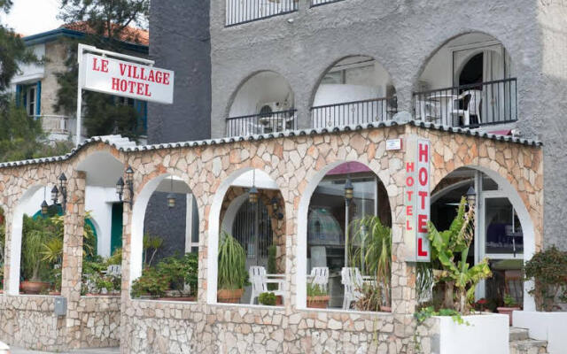 Le Village Hotel - Adults Only