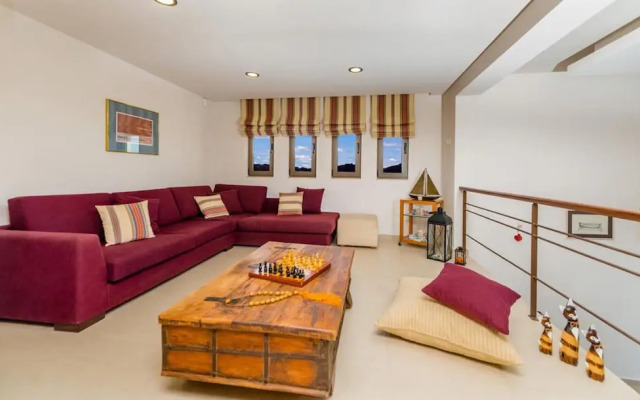 Villa Blue Wave Tria