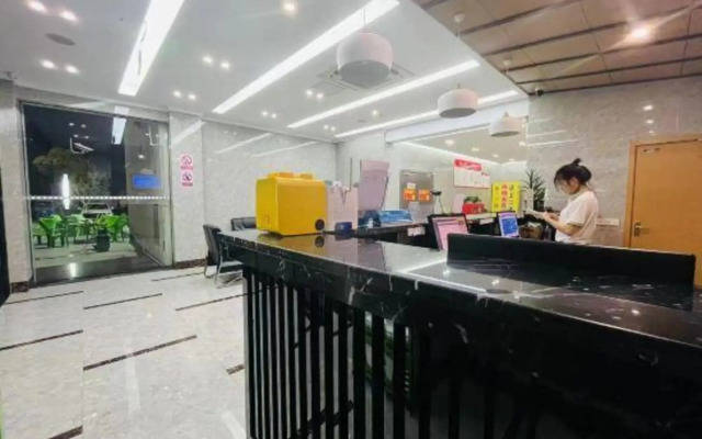 Heng 8 Hotel Chain (Jiaxing Youchegang Swan Lake)