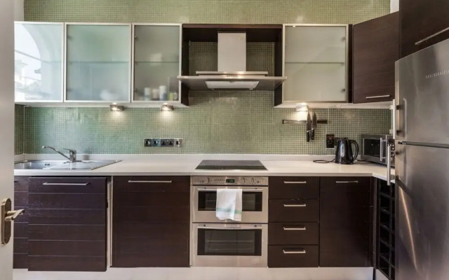 Elegant, Airy 2 Bedroom Flat in Paddington