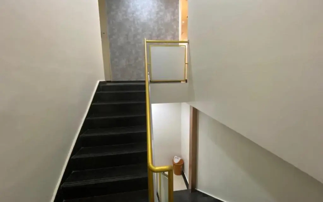 Hotel Divine