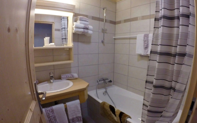 Hôtel Loisirs Les Côtes, Résidence et Chalets