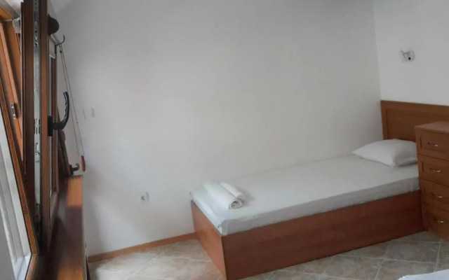 Guest House Kera