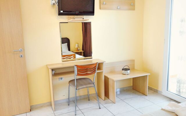 Golden Deer Apartments