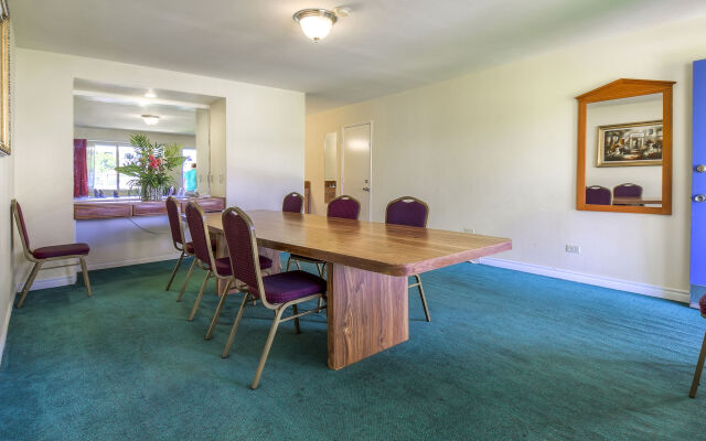 Motel 6 Claremont, CA