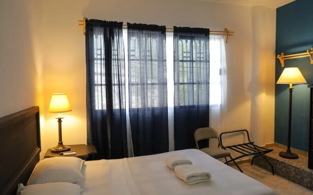 ANTIQUE Guest House Fundidora