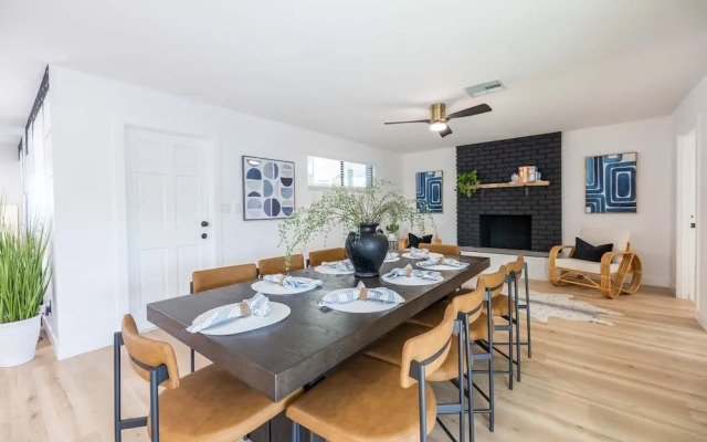 Tempe Wesleyan 4 Bedroom Home by RedAwning