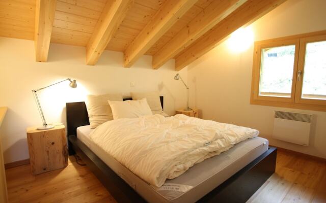 Quaint Chalet in Les Collons with Hot Tub