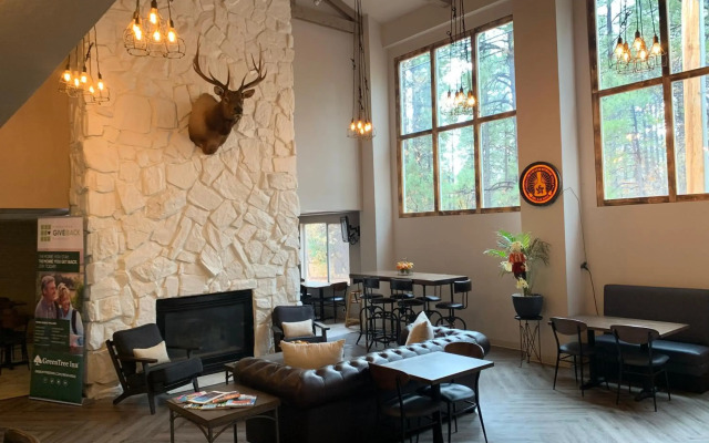 GreenTree Inn & Suites in Pinetop