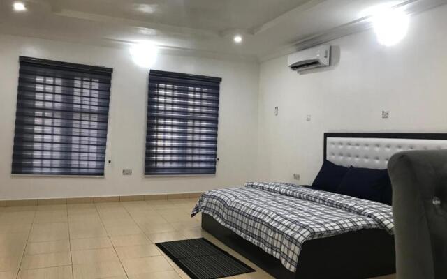 Luxury 4 Bedroom In Magodo