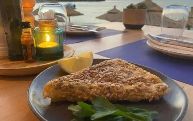 Mavros Molos Beach Rooms