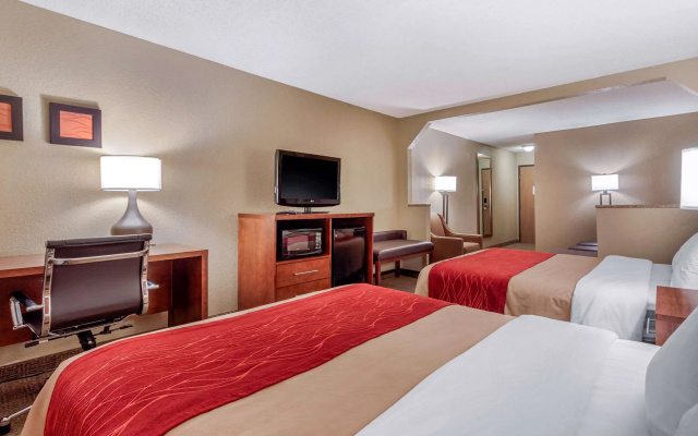 Comfort Inn & Suites Hays I-70
